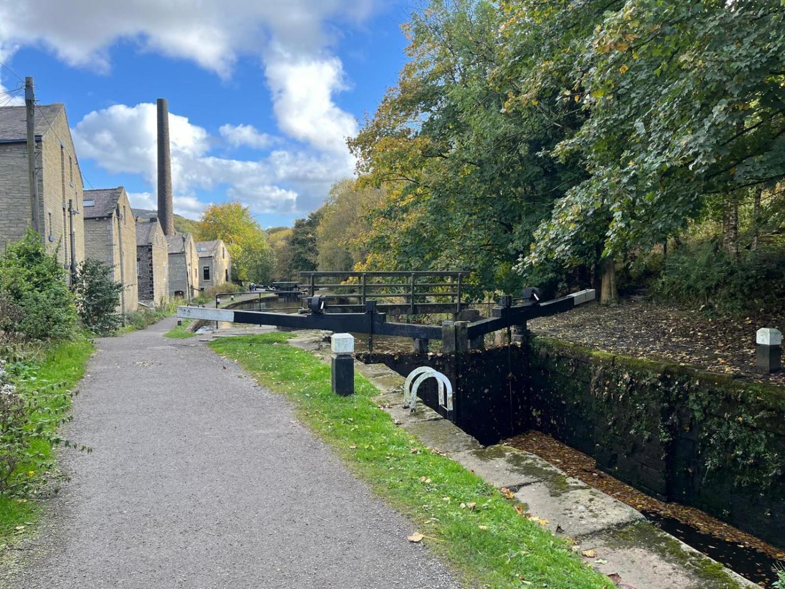 Woodland View By The Canal ヘブデン・ブリッジ エクステリア 写真